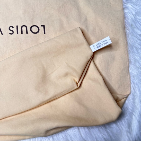 LV Fold-over Dustbag #025 - 22” x 15” - Picture 9 of 9